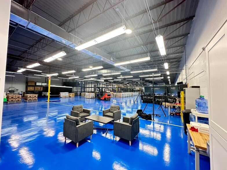 700 Magnolia Dr, Clearwater, FL à louer - Photo de l’immeuble – Image 3 sur 9