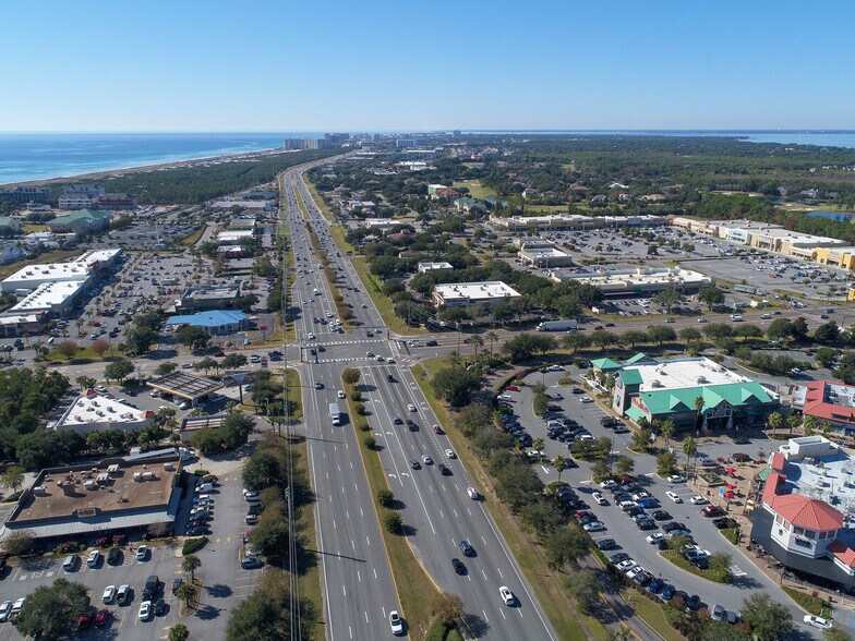 34904 Emerald Coast Pky, Destin, FL à louer - Photo de l’immeuble – Image 3 sur 9