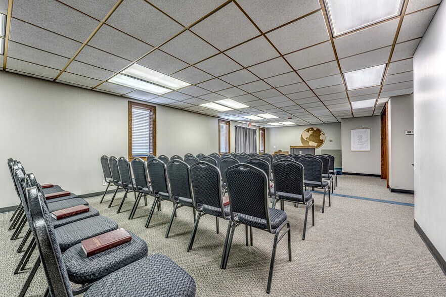 5950 E Admiral Pl, Tulsa, OK à vendre - Photo intérieure – Image 3 sur 43