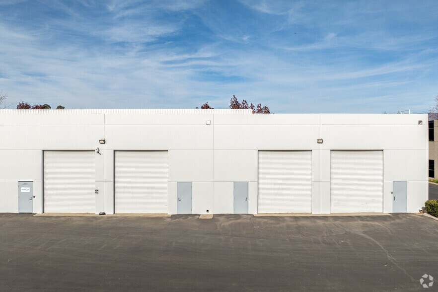 25809 Business Center Dr, Redlands, CA à vendre - Photo de l’immeuble – Image 3 sur 20