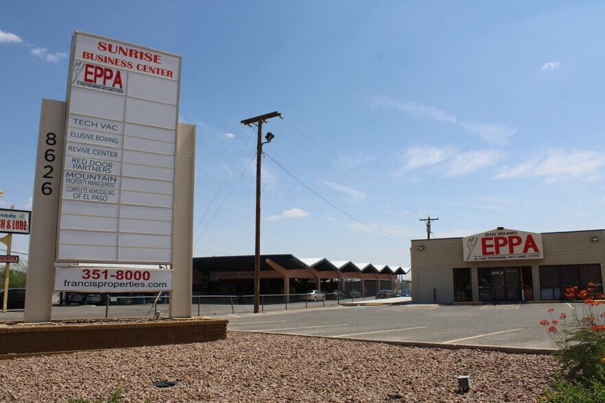 8626 Dyer St, El Paso, TX à louer - Photo de l’immeuble – Image 2 sur 5