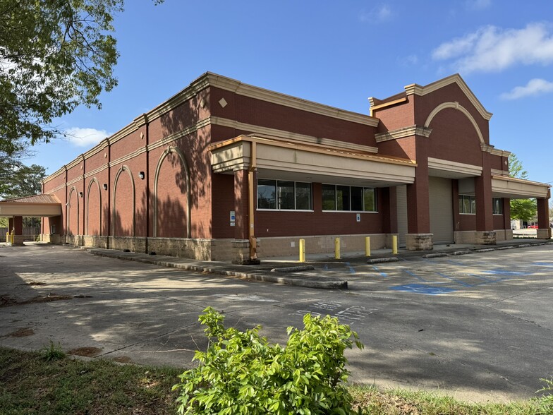 9006 Greenwell Springs Rd, Baton Rouge, LA à vendre - Photo de l’immeuble – Image 1 sur 20