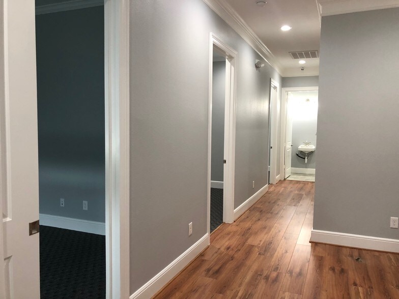 18510 Green Land Way, Houston, TX à louer - Photo intérieure – Image 3 sur 56