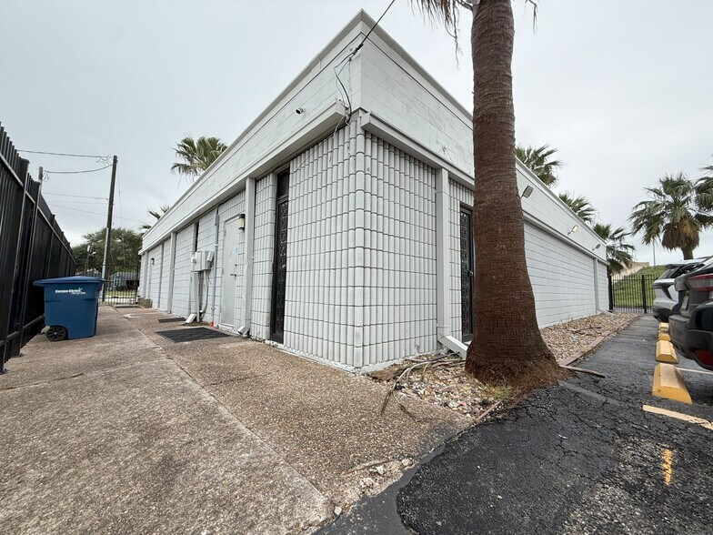 1902 Morgan Ave, Corpus Christi, TX à vendre - Photo de l’immeuble – Image 3 sur 21