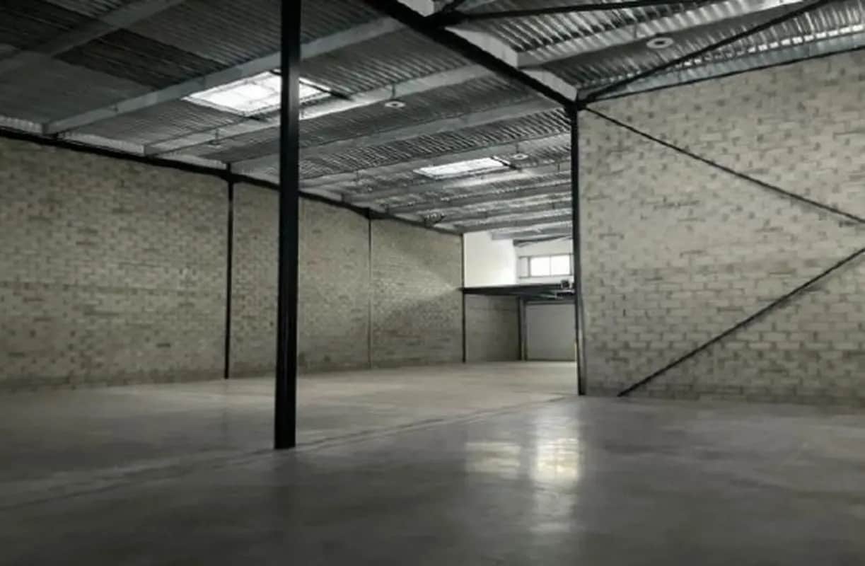 Local d’activités dans Buc à louer Photo intérieure– Image 1 sur 9