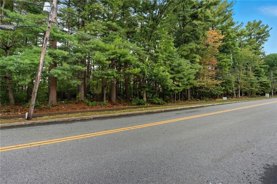 49 Jefferson Dr, Coventry, RI à vendre - Aérien – Image 2 sur 12