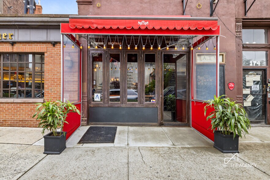 174 Broadway Ave, Brooklyn, NY à louer - Photo de l’immeuble – Image 1 sur 11