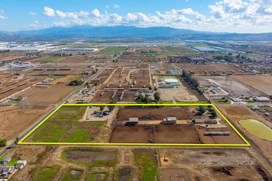 7520 Schaefer Ave, Ontario, CA à vendre - Aérien – Image 2 sur 4