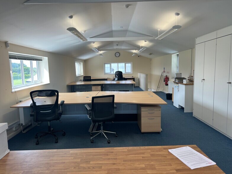 Bureau dans Unit 4 High Cross Farm, Henfield Road, Albourne Road, Hurstpierpoint à louer - Photo de l’immeuble – Image 3 sur 4