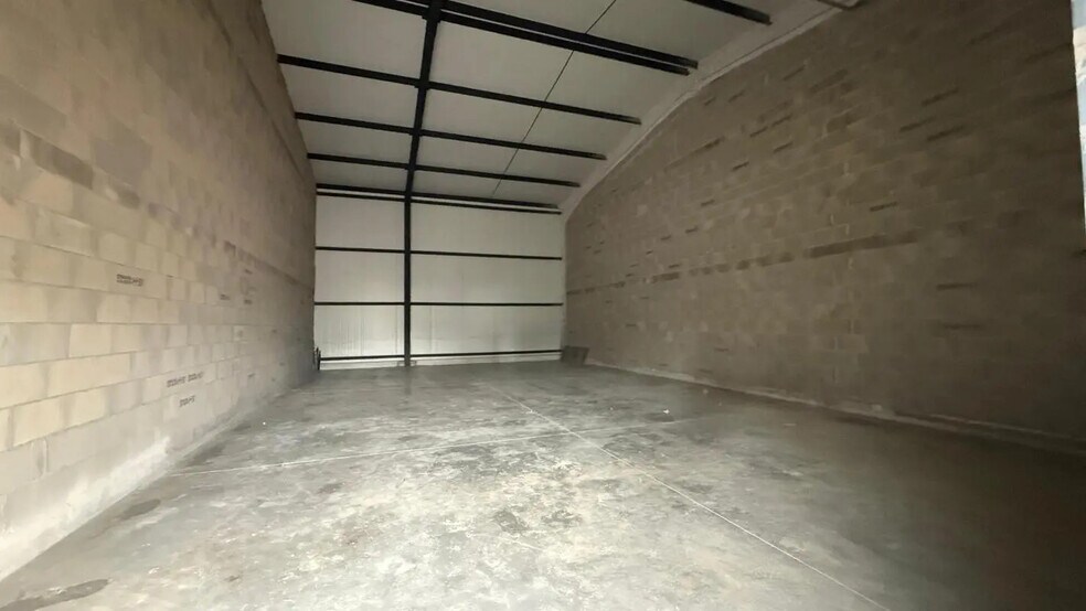 Industriel/Logistique dans Montagnat à vendre - Photo intérieure – Image 2 sur 3