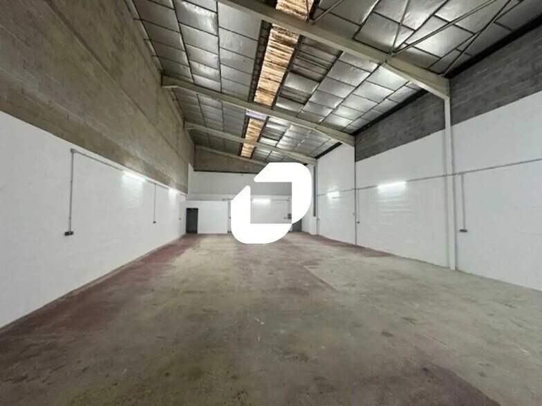 Local d’activités dans Eaubonne à louer - Photo intérieure – Image 1 sur 8