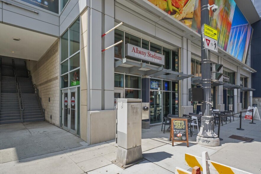 51 S Pearl St, Albany, NY à louer - Photo de l’immeuble – Image 3 sur 53