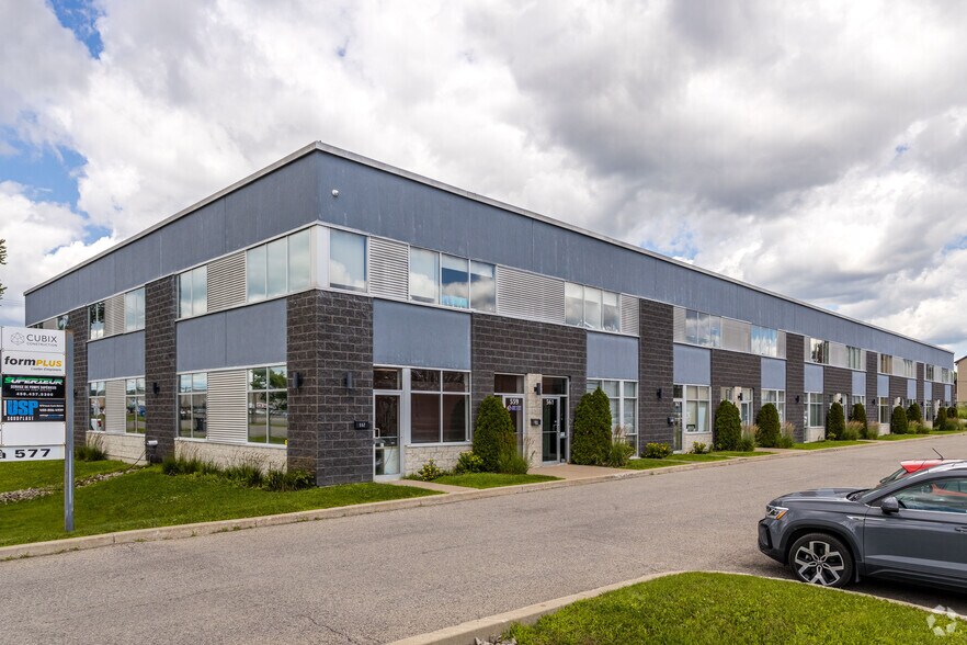 557-577 Boul du Curé-Boivin, Boisbriand, QC à louer - Photo principale – Image 1 sur 5