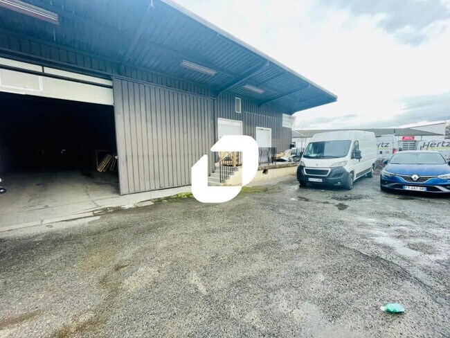 Plus de détails pour Local d'activités à louer