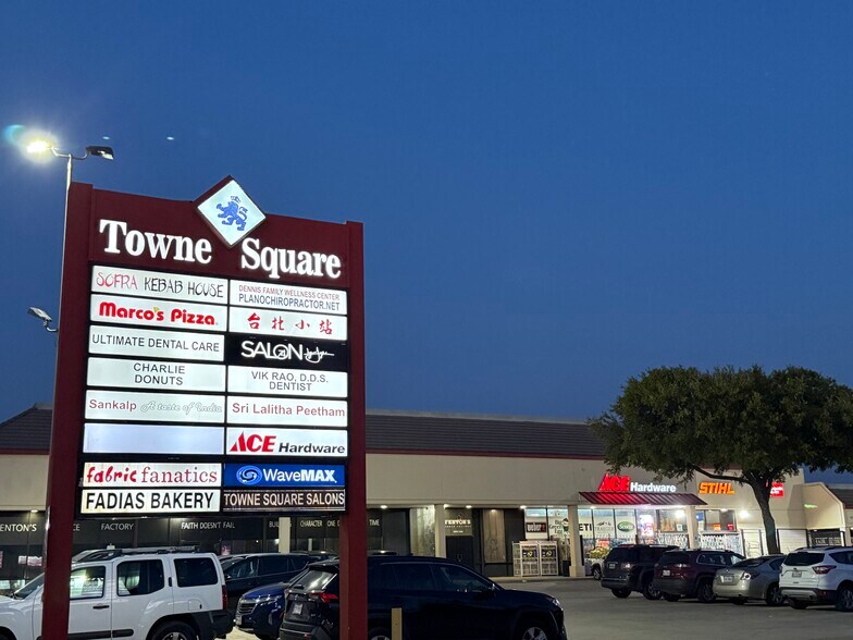 910 W Parker Rd, Plano, TX à louer - Photo de l’immeuble – Image 2 sur 24