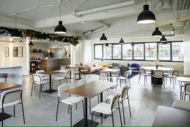 Plus de détails pour 9 Boulevard Gouvion-Saint-Cyr, Paris - Coworking à louer