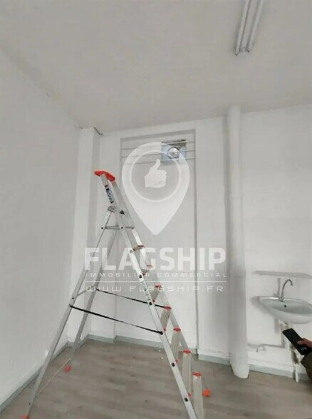 Local commercial dans Paris à louer - Photo intérieure – Image 2 sur 4