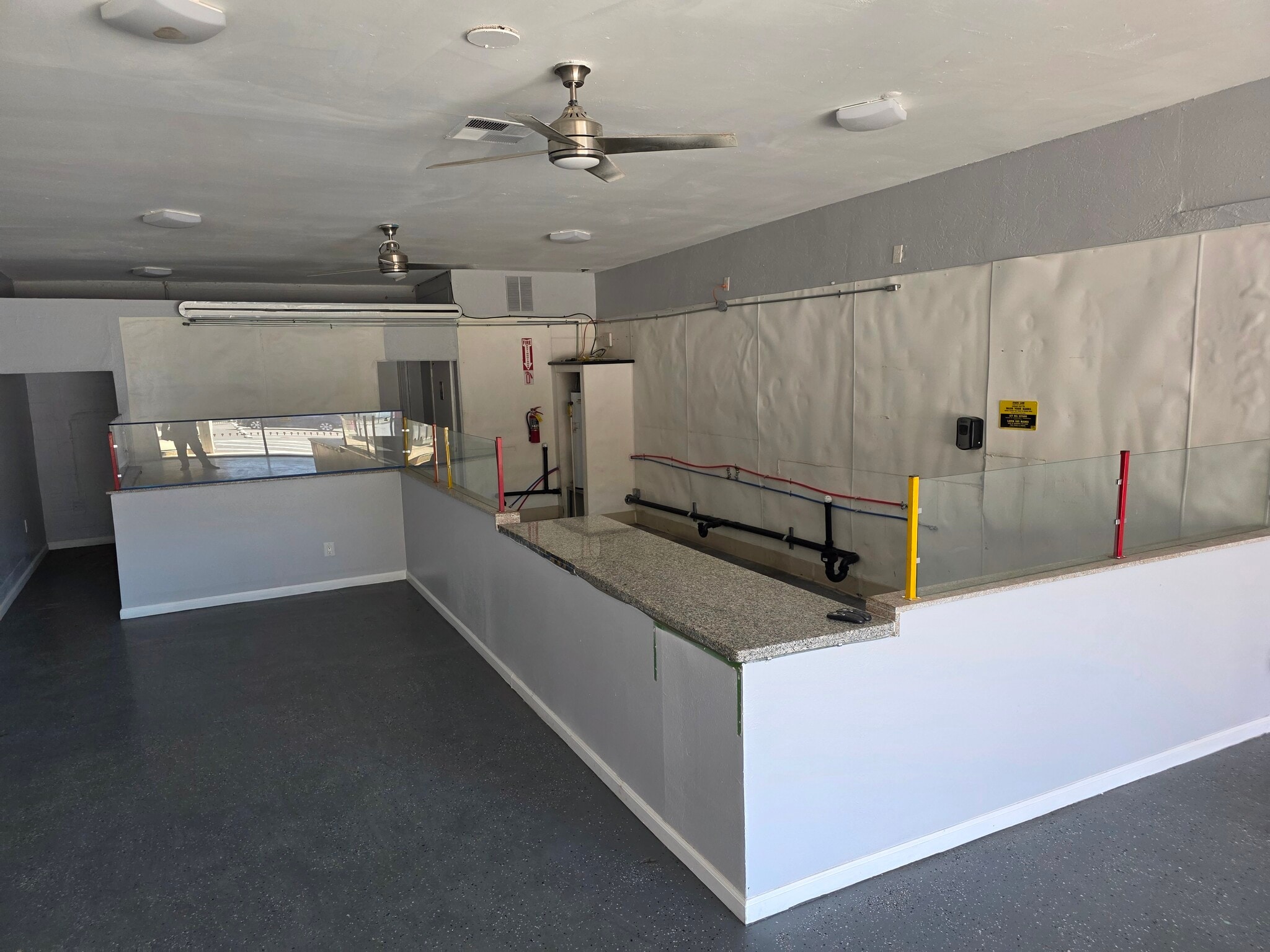 31705-31731 Riverside Dr, Lake Elsinore, CA à louer Photo intérieure– Image 1 sur 6