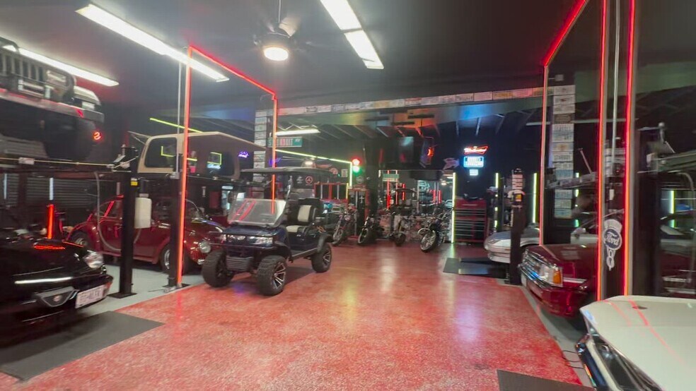 41 Degnon Blvd, Bay Shore, NY à vendre - Vidéo sur l’annonce professionnelle – Image 3 sur 23