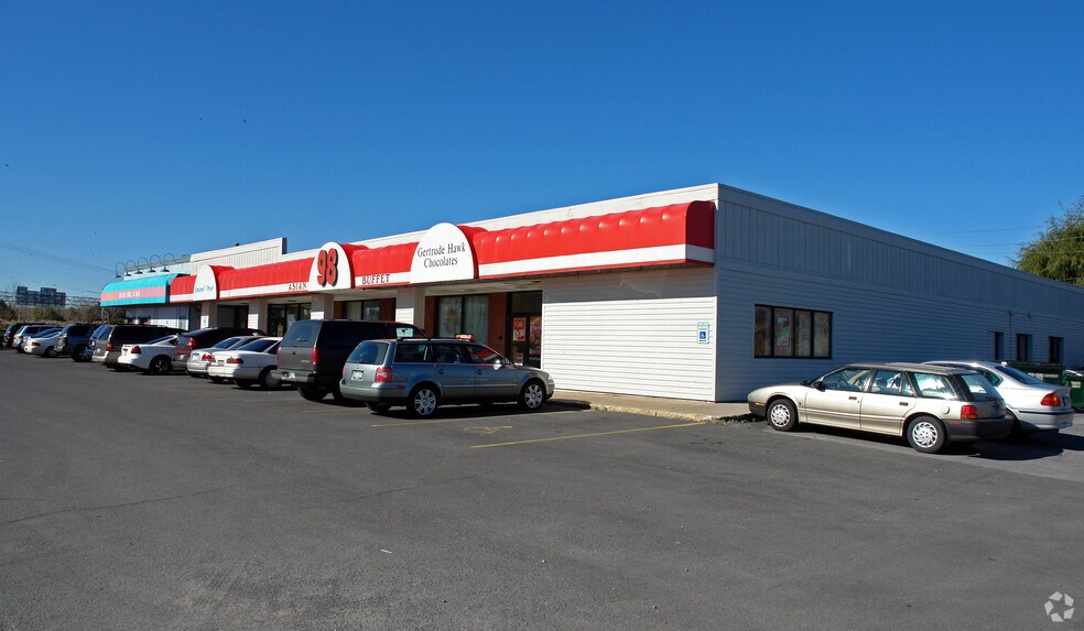 2803 Brewerton Rd, Mattydale, NY à louer - Photo principale – Image 3 sur 12