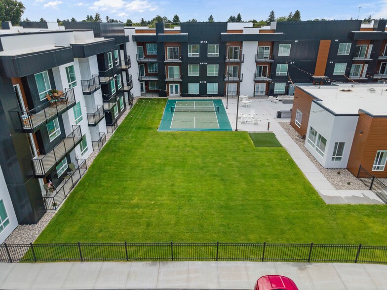 1915 S Woodruff Ave, Idaho Falls, ID à vendre - Photo de l’immeuble – Image 3 sur 16