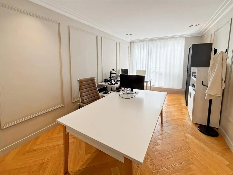 Bureau dans Paris à louer - Photo de l’immeuble – Image 1 sur 5