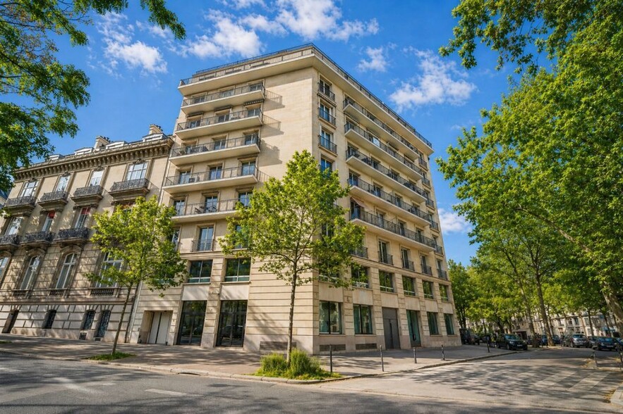 1-3 Avenue Marceau, Paris à vendre - Photo de l’immeuble – Image 1 sur 8