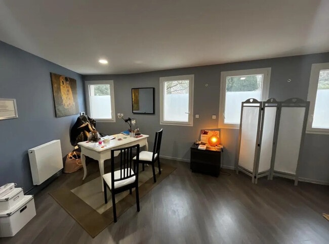 Plus de détails pour Local d'activités à louer