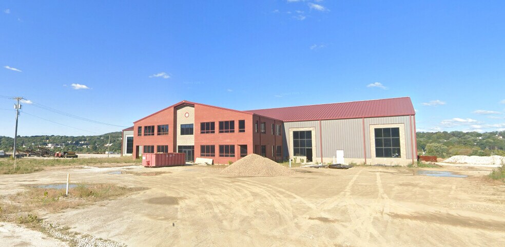 180 Bet Tech Dr, Aliquippa, PA à louer - Photo principale – Image 1 sur 1