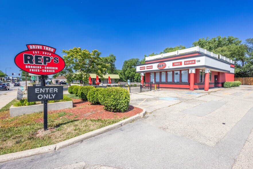 139 N Northwest Hwy, Palatine, IL à louer - Photo de l’immeuble – Image 2 sur 12