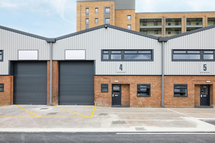 6 Langhedge Ln, Londres à louer - Photo de l’immeuble – Image 3 sur 16