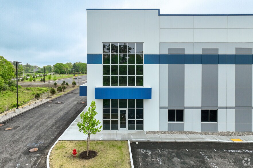 21 Lincoln St, West Bridgewater, MA à louer - Photo de l’immeuble – Image 2 sur 9