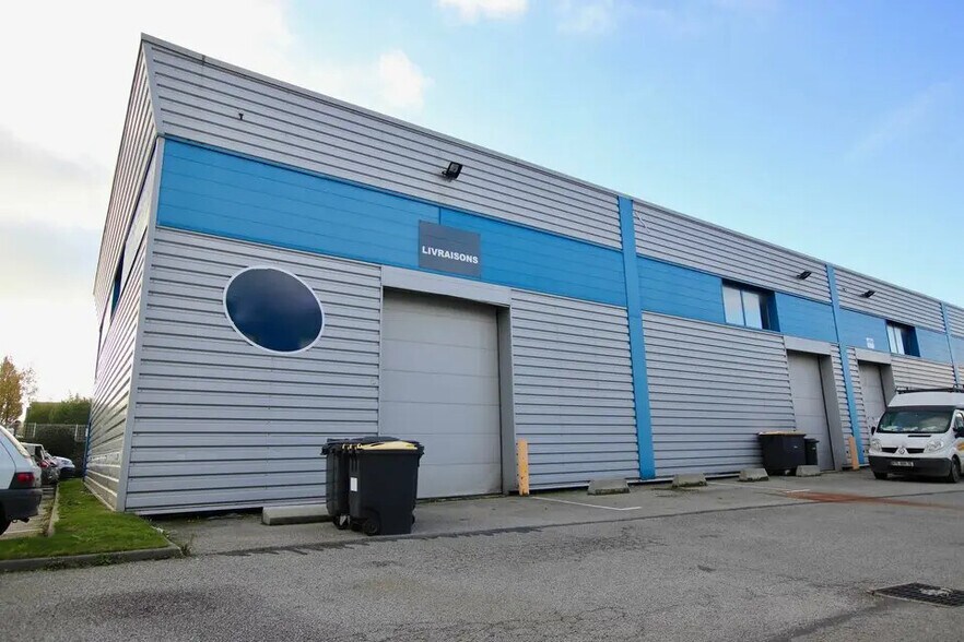 Local d’activités dans Harfleur à louer - Photo de l’immeuble – Image 2 sur 2