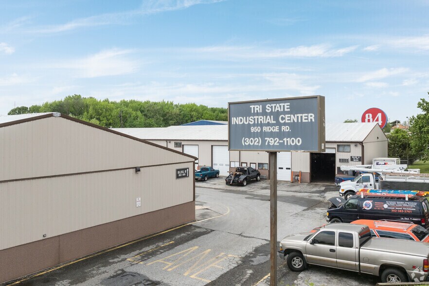 950 Ridge Rd, Claymont, DE à louer - Photo de l’immeuble – Image 3 sur 11
