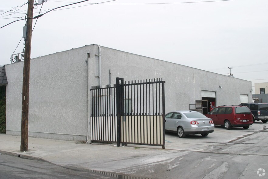 14655 Lull St, Van Nuys, CA à vendre - Photo de l’immeuble – Image 3 sur 5