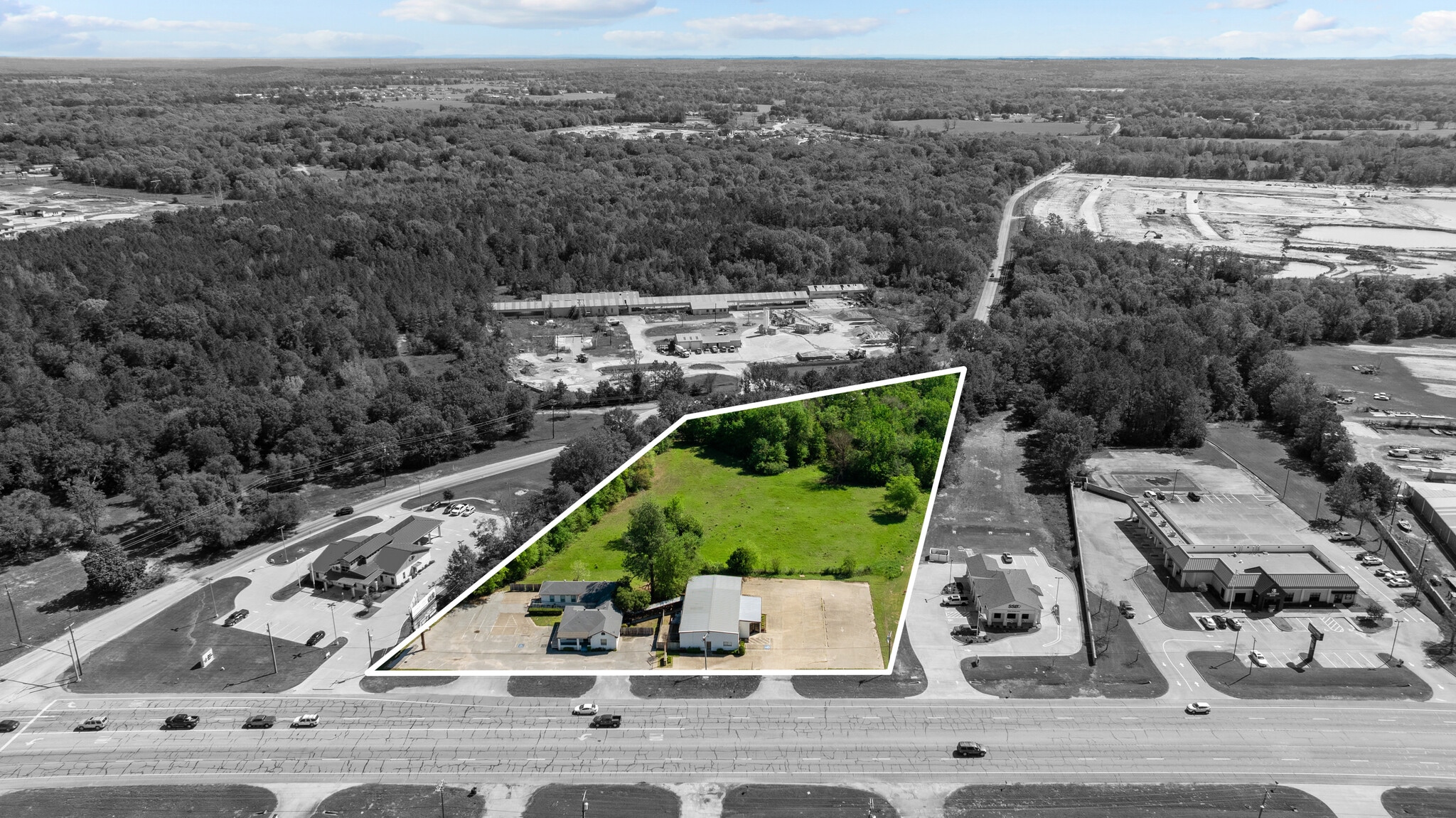 2410 & 2416 South Main St portefeuille de 2 biens à vendre sur LoopNet.fr Photo principale– Image 1 sur 27