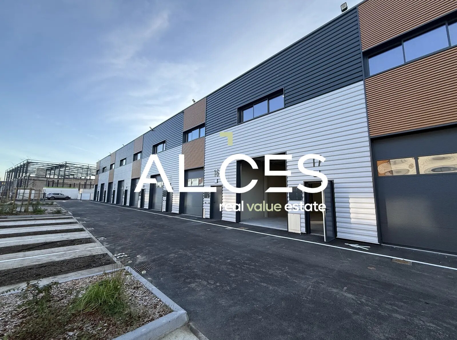 Local d’activités dans Gradignan à louer Photo de l’immeuble– Image 1 sur 7