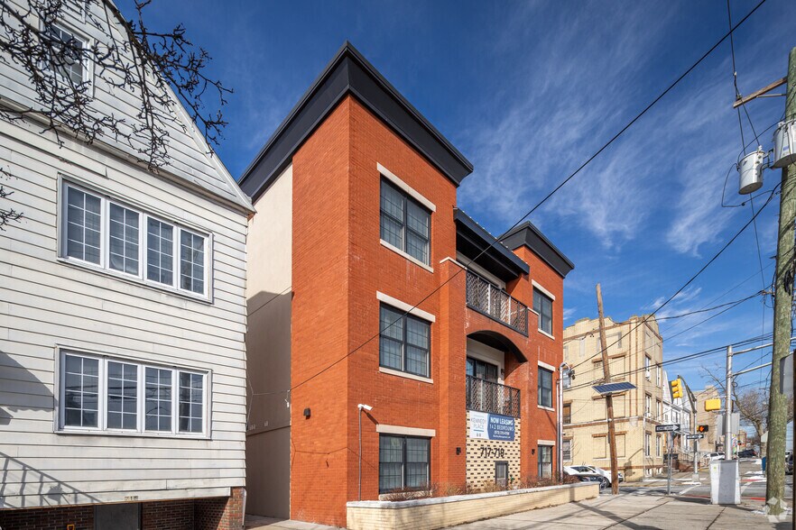 719 Kennedy Blvd, Bayonne, NJ à vendre - Photo de l’immeuble – Image 2 sur 5