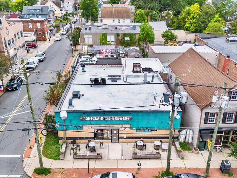 101 Walnut St, Montclair, NJ à vendre - Photo de l’immeuble – Image 1 sur 19