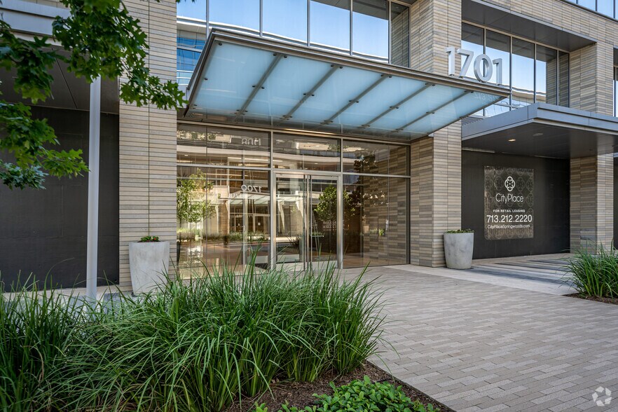 1701 City Plaza Dr, Spring, TX à louer - Photo de l’immeuble – Image 2 sur 2
