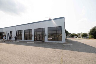 Plus de détails pour 417 Jefferson Davis Hwy, Fredericksburg, VA - Local d’activités à vendre