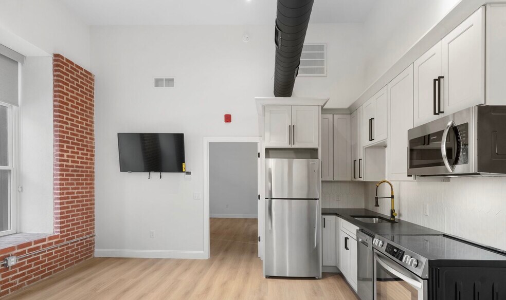 64 Mill St, Johnston, RI à vendre - Photo de l’immeuble – Image 2 sur 11