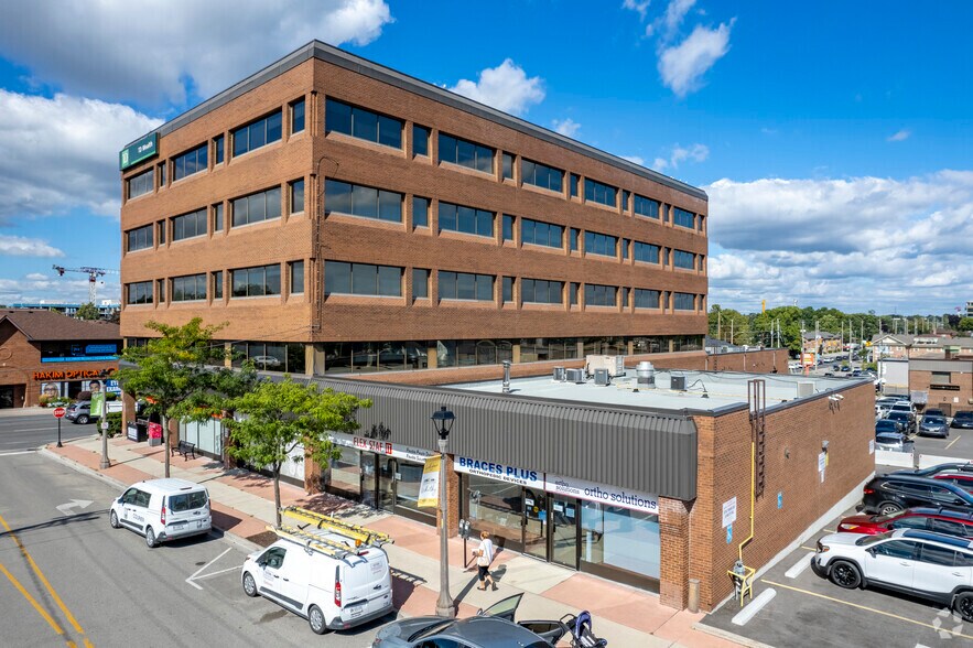 209 Dundas St E, Whitby, ON à louer - Photo de l’immeuble – Image 2 sur 3