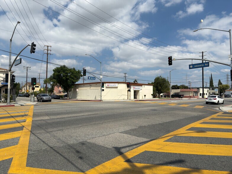 6203 Gage Ave, Bell Gardens, CA à louer - Photo de l’immeuble – Image 3 sur 11