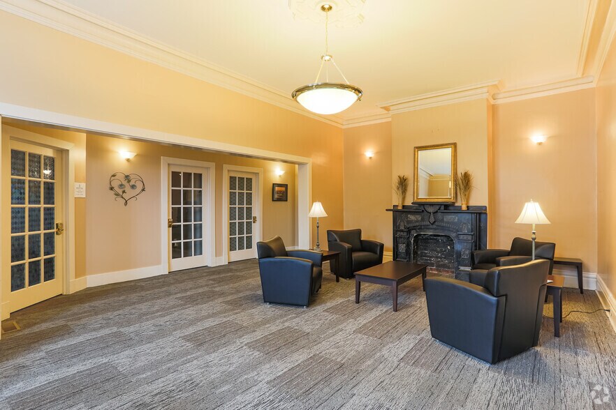 510 Washington Ave, Carnegie, PA à louer - Photo intérieure – Image 2 sur 36