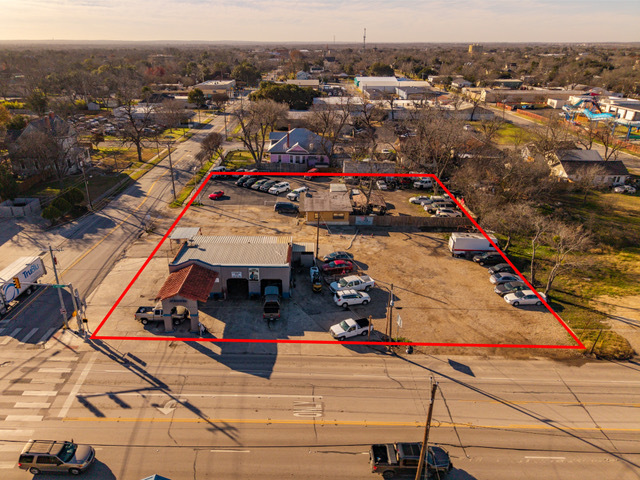 103 W Kingsbury St, Seguin, TX à vendre Photo principale– Image 1 sur 12