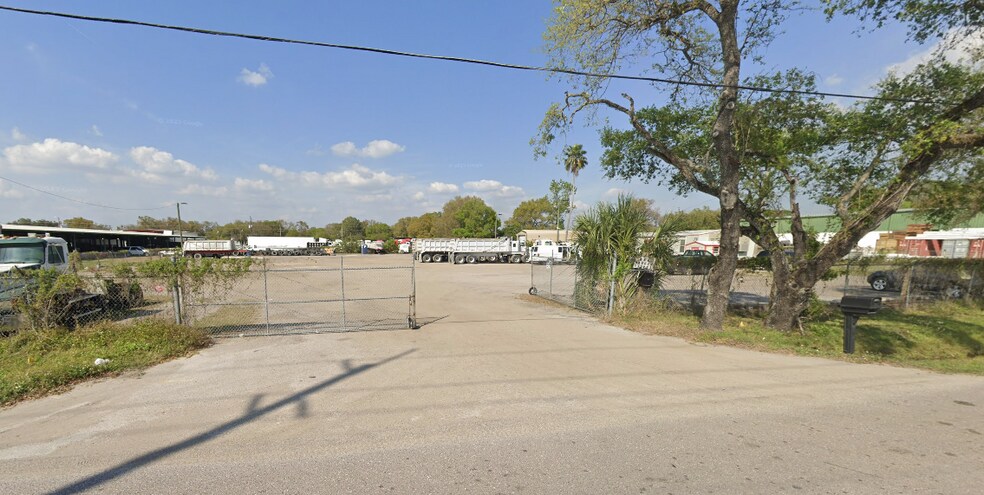 6910 E 14th St, Tampa, FL à louer - Photo de l’immeuble – Image 3 sur 5