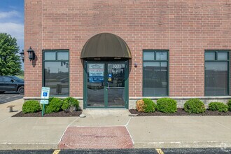 1023 Station Dr, Oswego, IL à louer Photo de l’immeuble– Image 1 sur 3