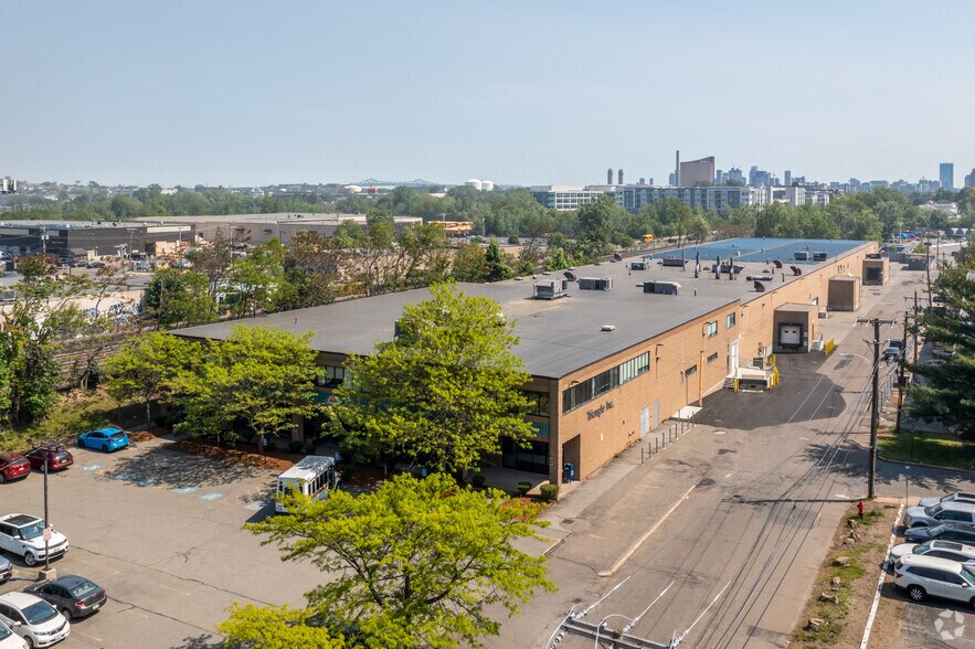 420 Pearl St, Malden, MA à louer - Photo de l’immeuble – Image 2 sur 10