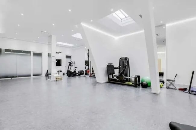 Plus de détails pour Local commercial à vendre